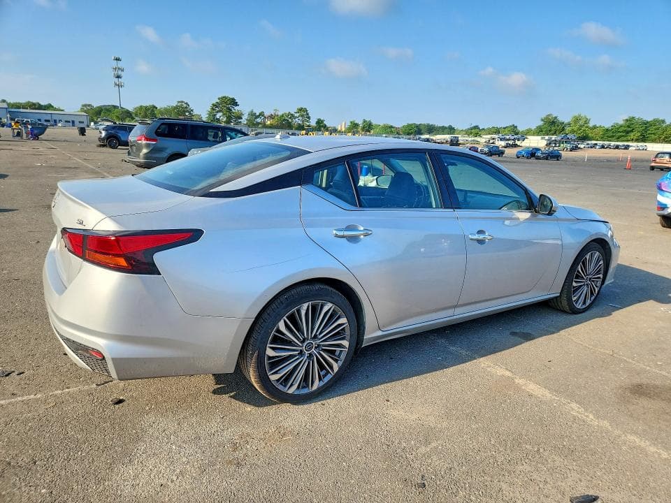 2023 NISSAN ALTIMA SL 3