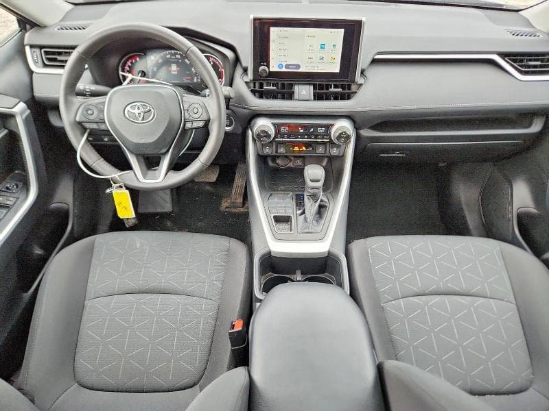 2023 TOYOTA RAV4 XLE 8