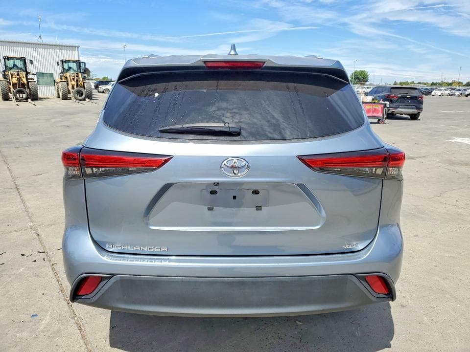 2023 TOYOTA HIGHLANDER XLE 6