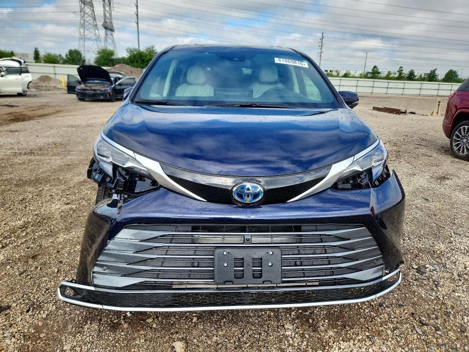 2025 TOYOTA SIENNA PLATINUM 7-PASSENGER 5