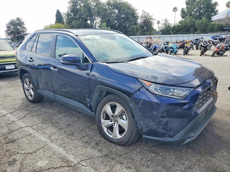 2019 TOYOTA RAV4 LIMITED 4
