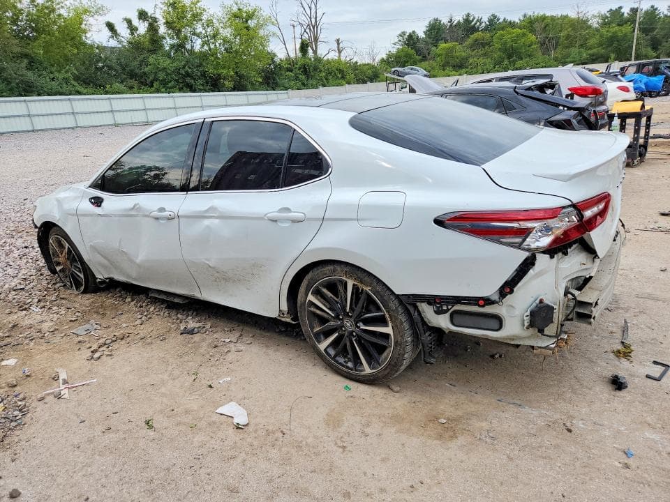 2018 TOYOTA CAMRY XSE 2