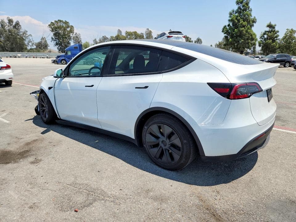 2025 TESLA MODEL Y 2