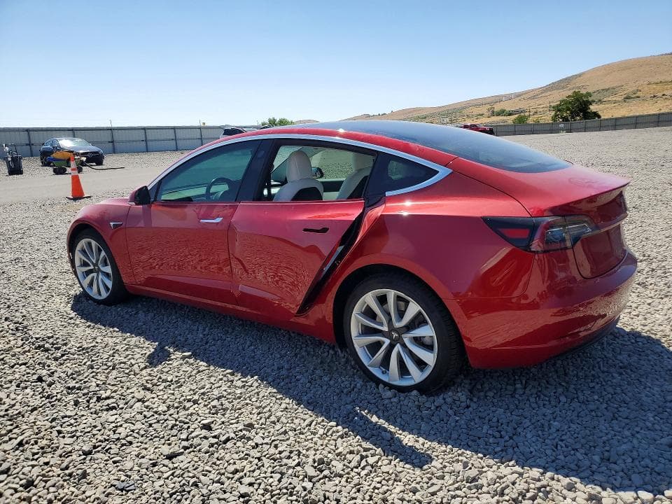 2018 TESLA MODEL 3 2