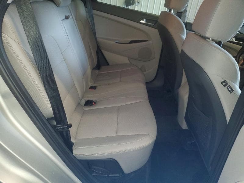 2020 HYUNDAI TUCSON SE 11