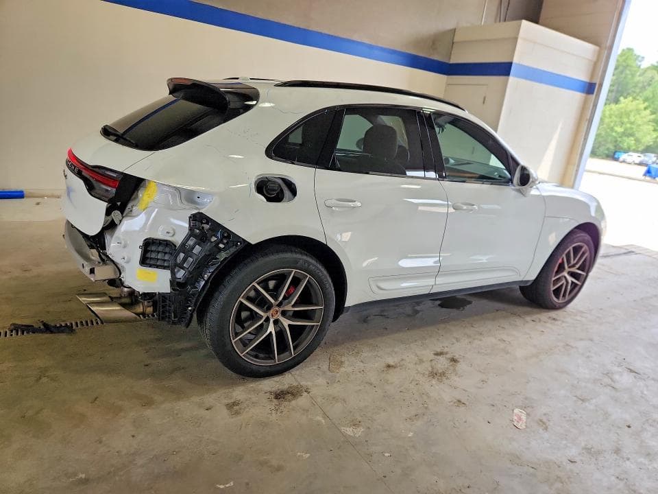 2023 PORSCHE MACAN S 3