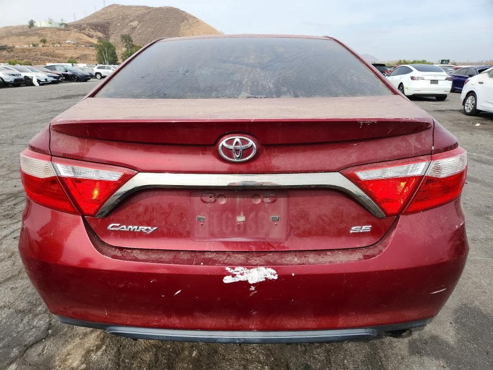 2017 TOYOTA CAMRY SE 6