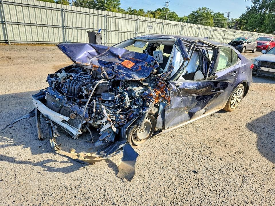 2021 TOYOTA COROLLA LE - 1