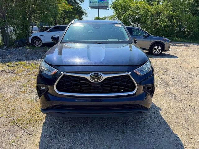 2020 TOYOTA HIGHLANDER XLE 11