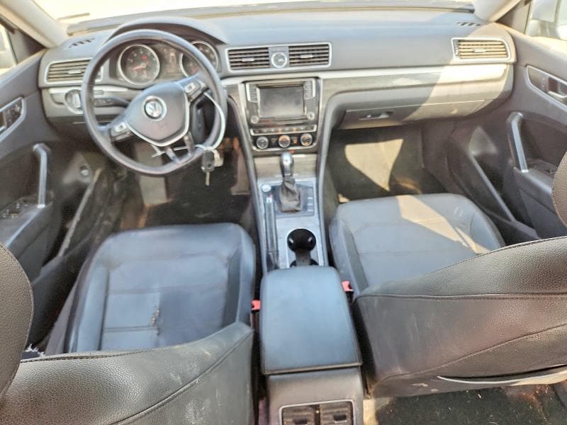 2017 VOLKSWAGEN PASSAT SE 8