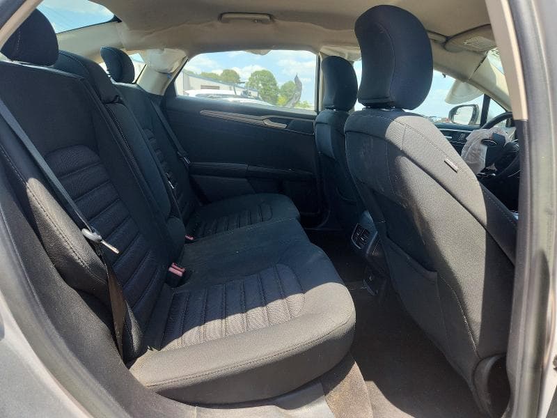 2017 FORD FUSION SE 10