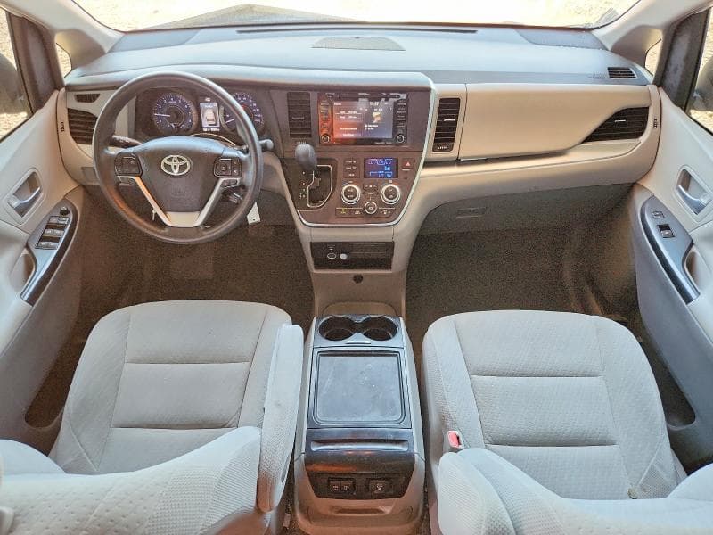 2019 TOYOTA SIENNA LE 8
