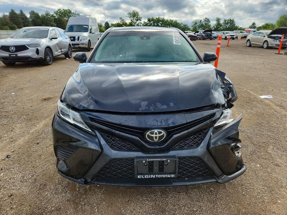 2020 TOYOTA CAMRY SE 5