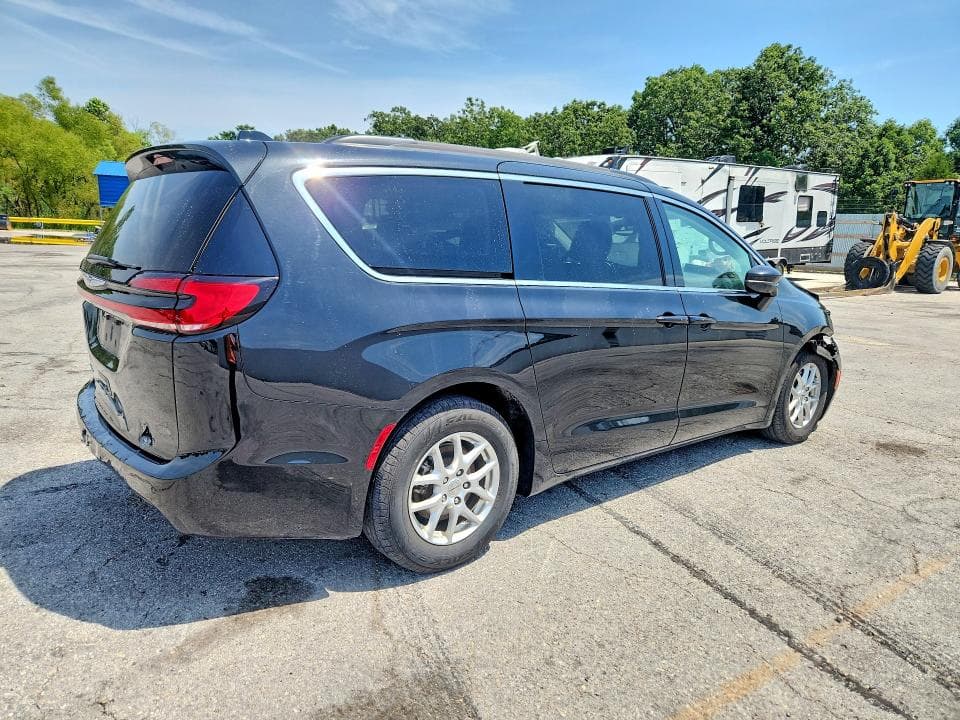2022 CHRYSLER PACIFICA TOURING L 3