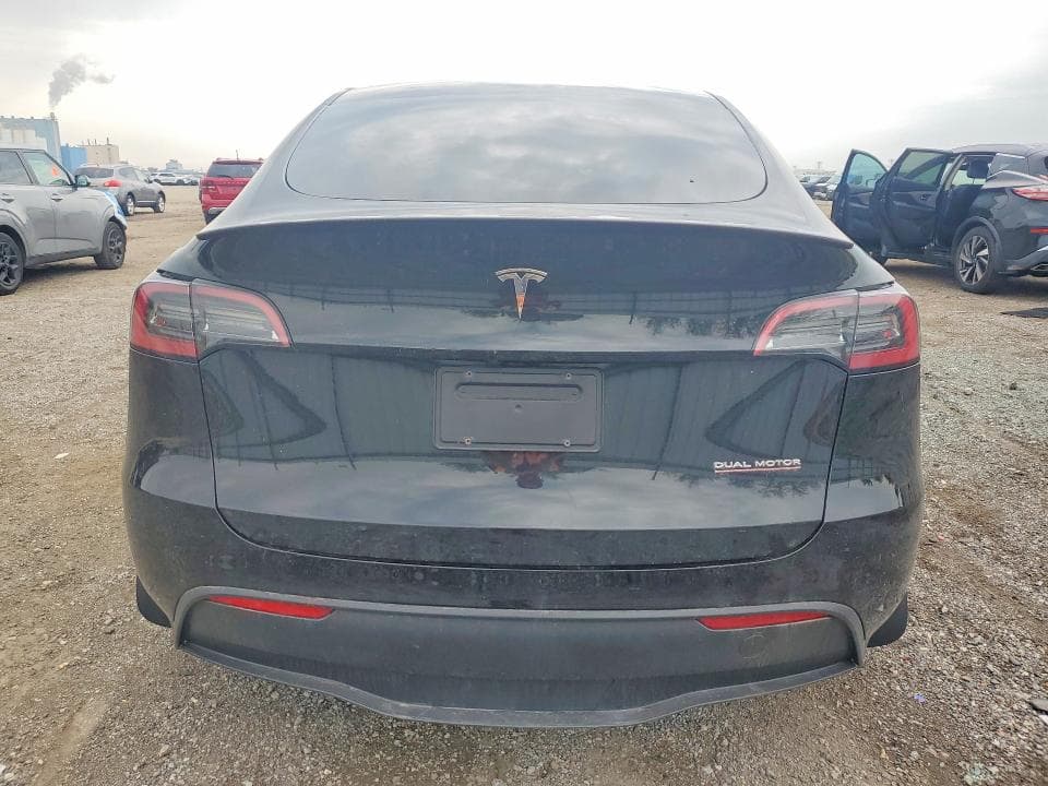 2023 TESLA MODEL Y 6