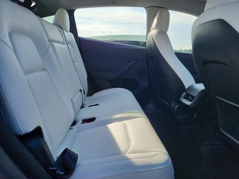 2024 TESLA MODEL Y 10