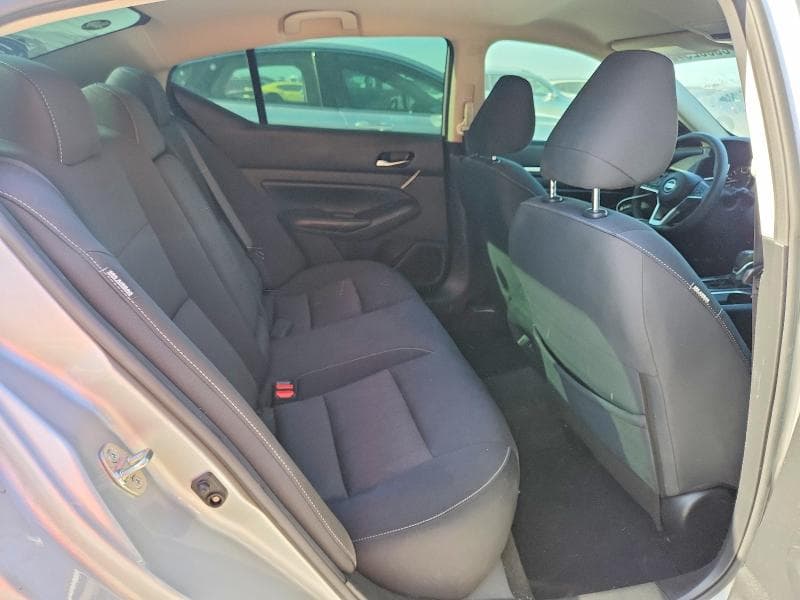 2022 NISSAN ALTIMA SV 10