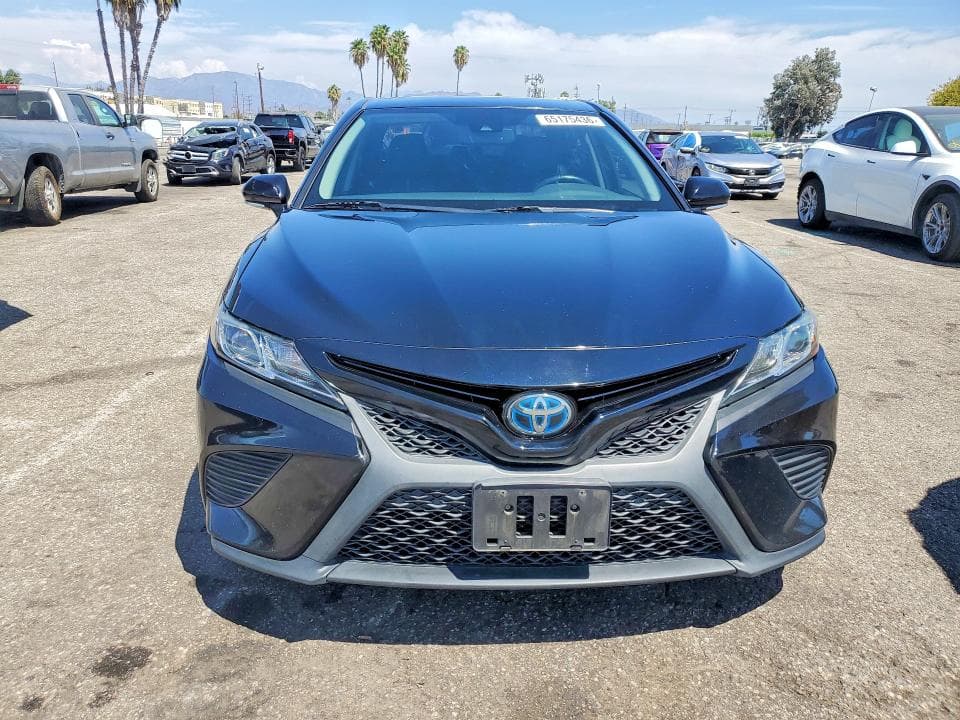 2019 TOYOTA CAMRY HYBRID SE 5