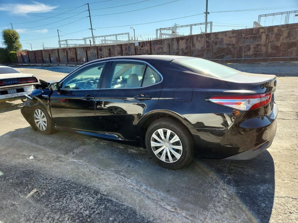 2018 TOYOTA CAMRY LE 2
