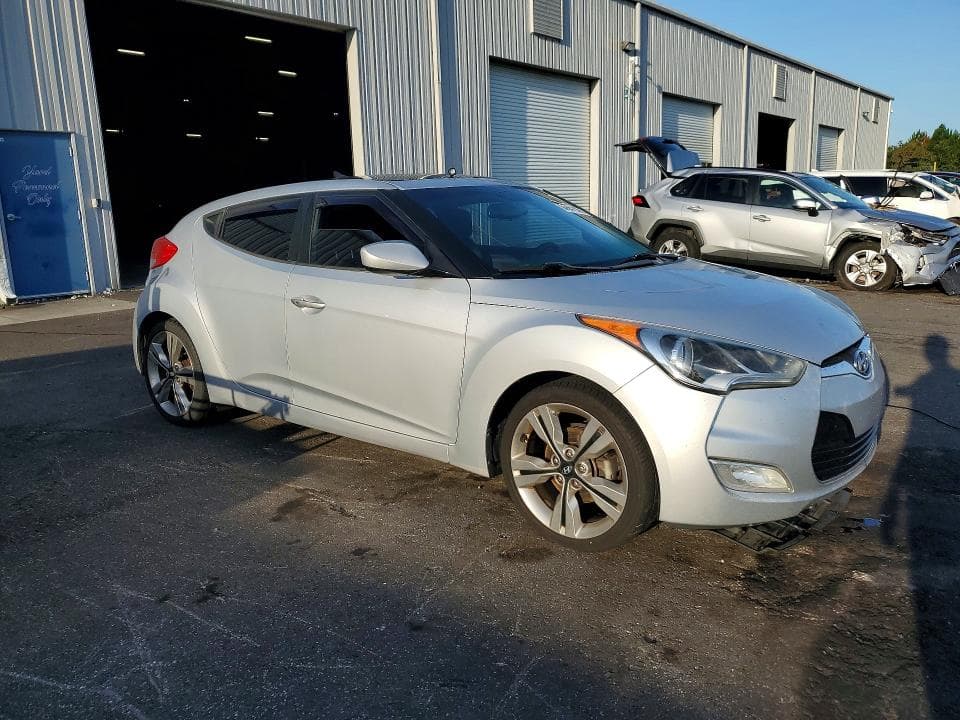2017 HYUNDAI VELOSTER VALUE EDITION 4