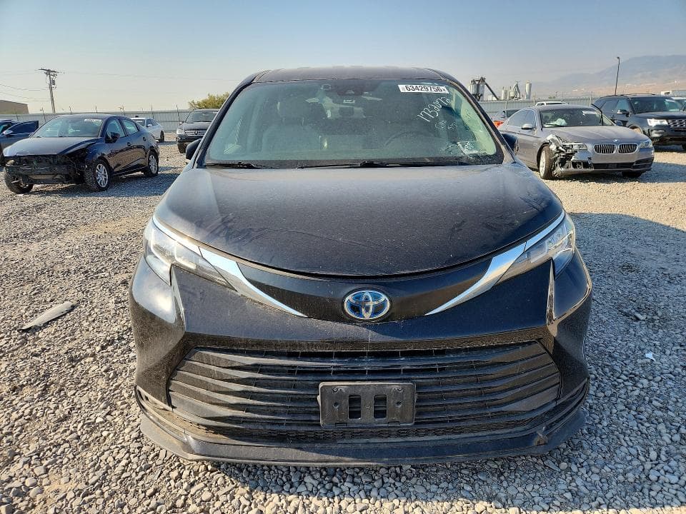 2023 TOYOTA SIENNA LE 5