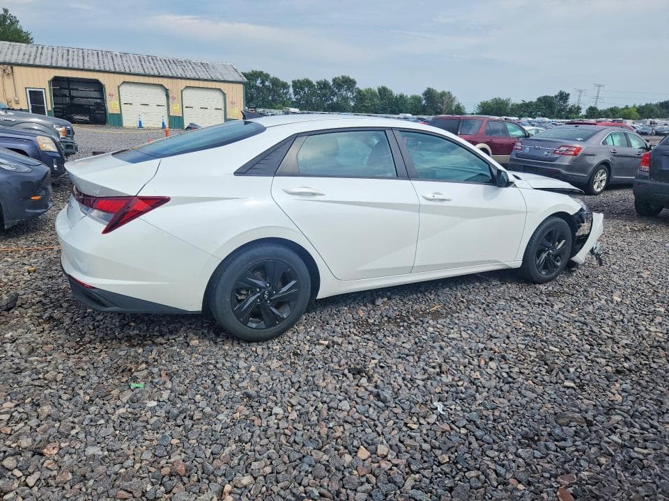 2021 HYUNDAI ELANTRA SEL 3