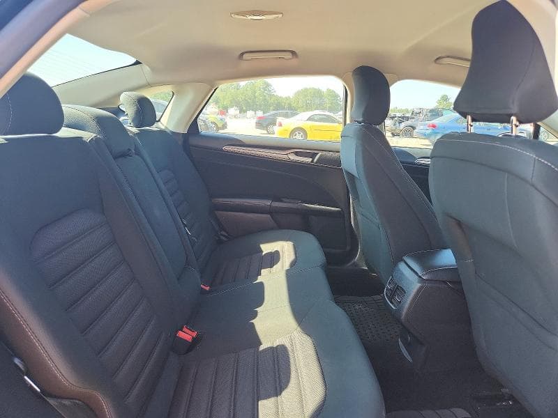2017 FORD FUSION SE 10