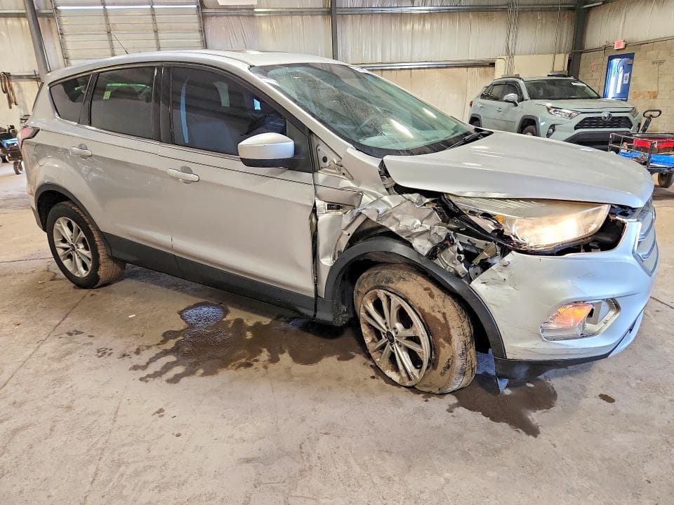 2017 FORD ESCAPE SE 4