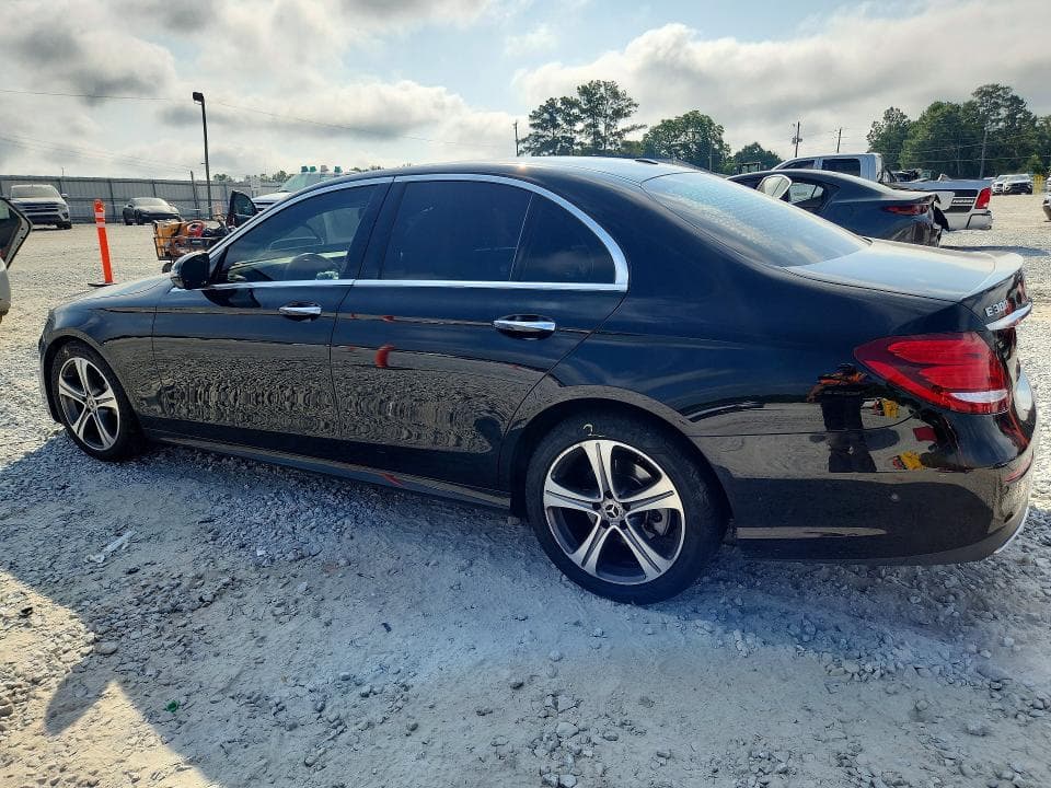 2019 MERCEDES-BENZ E 300 2