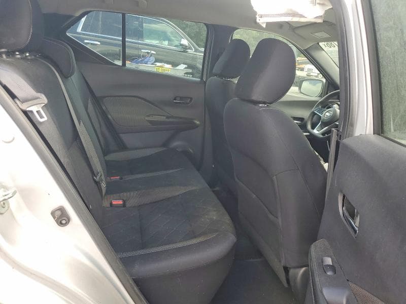 2018 NISSAN KICKS SV 11