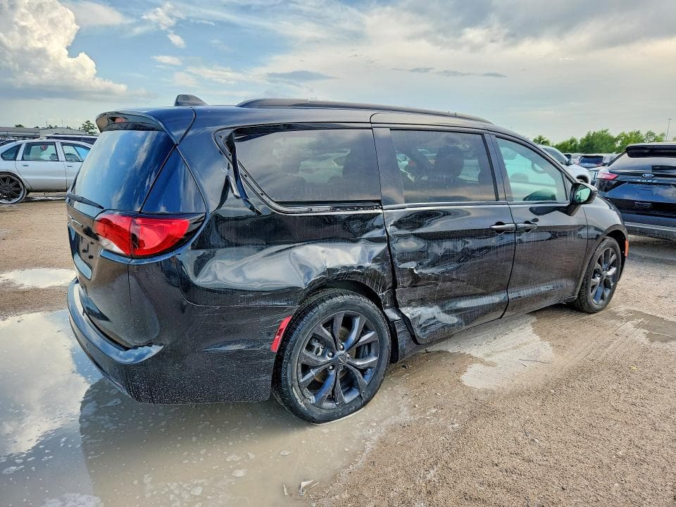 2020 CHRYSLER PACIFICA TOURING L 3