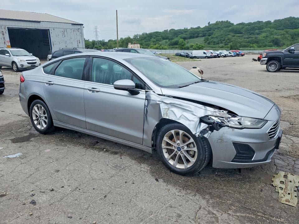 2020 FORD FUSION SE 4