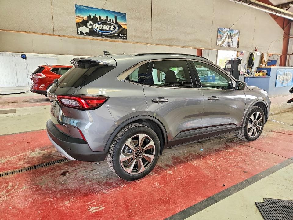 2024 FORD ESCAPE PLATINUM 3