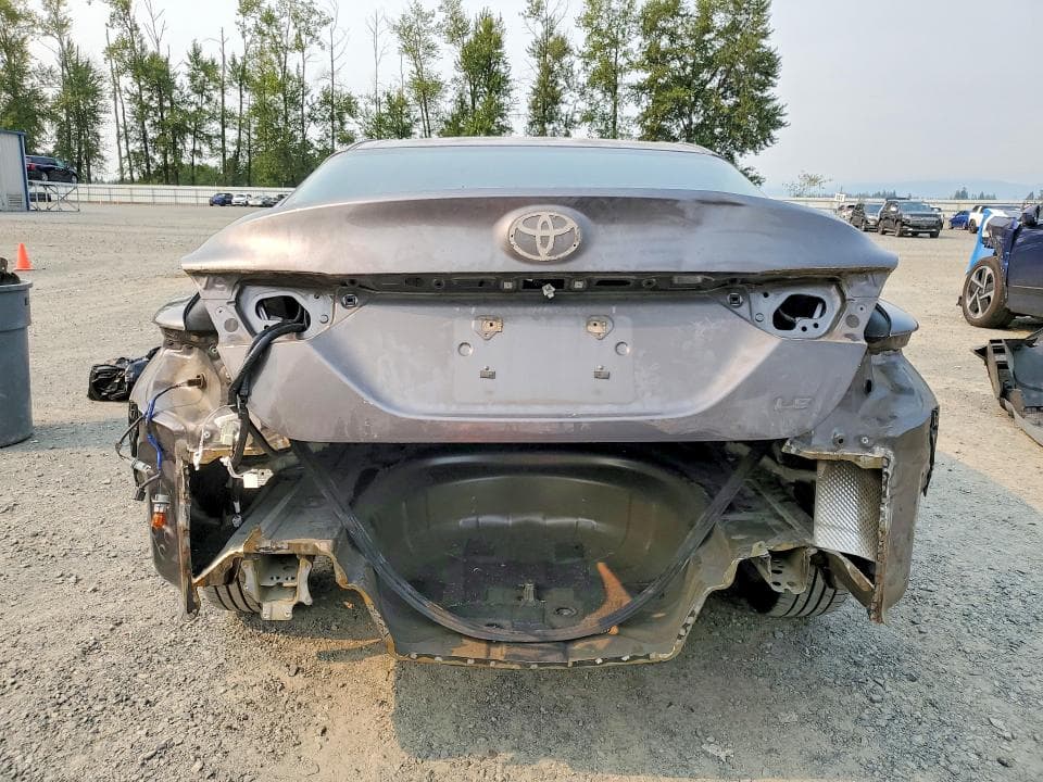 2018 TOYOTA CAMRY LE 6