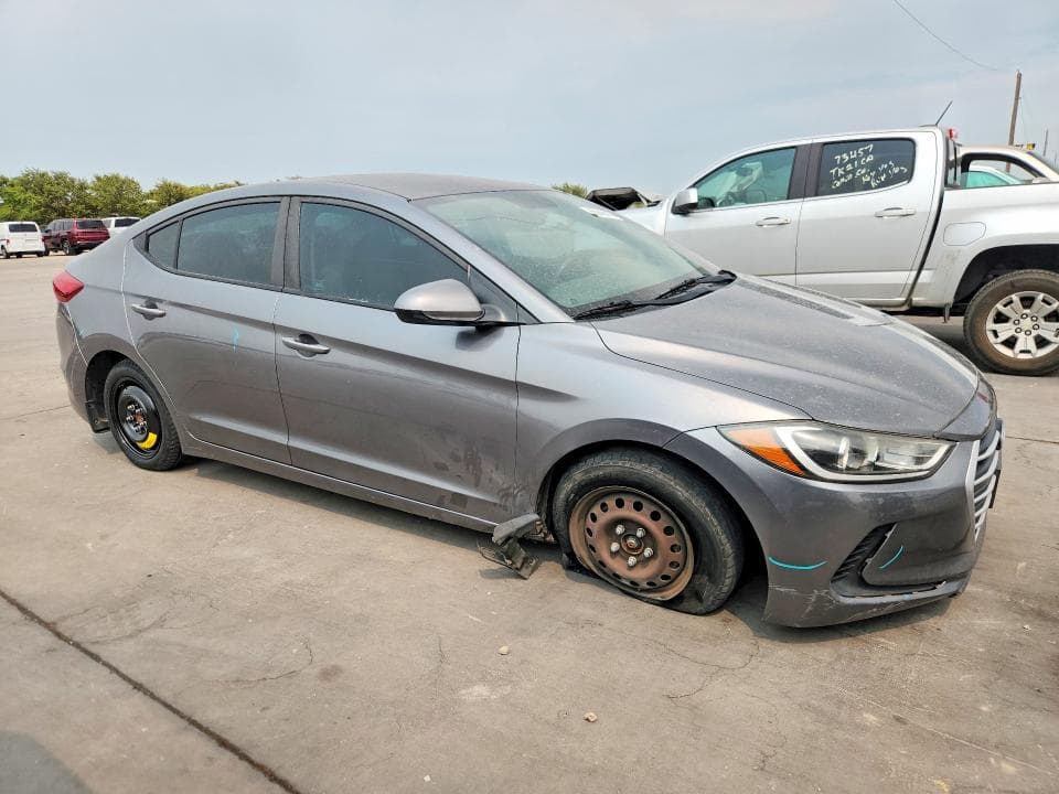 2018 HYUNDAI ELANTRA SE 4