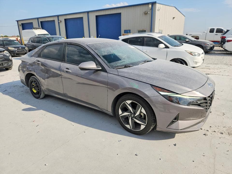 2023 HYUNDAI ELANTRA SEL 4
