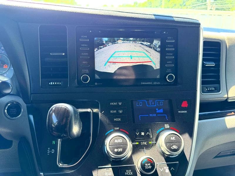 2018 TOYOTA SIENNA XLE 8-PASSENGER 7