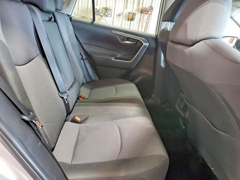 2025 TOYOTA RAV4 XLE 10
