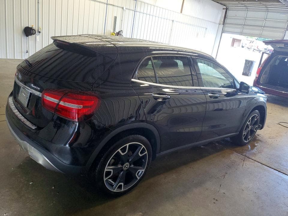 2018 MERCEDES-BENZ GLA 250 4MATIC 3