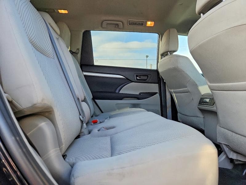 2019 TOYOTA HIGHLANDER LE 11