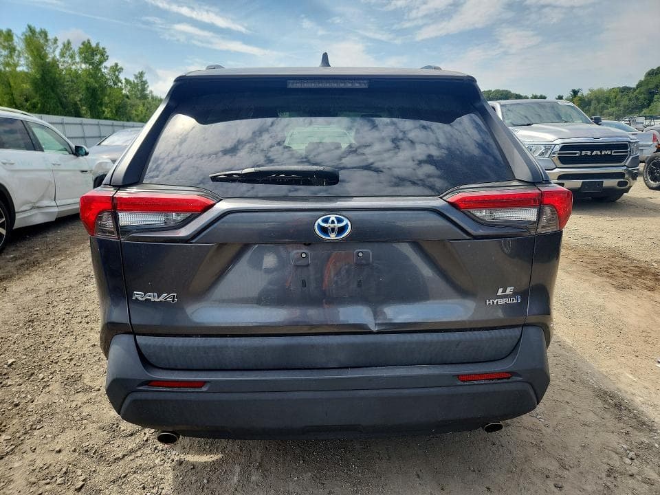 2020 TOYOTA RAV4 LE 6