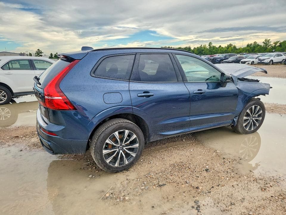 2025 VOLVO XC60 PLUS 3