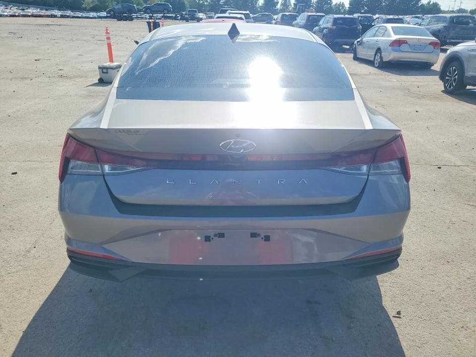2021 HYUNDAI ELANTRA SE 6