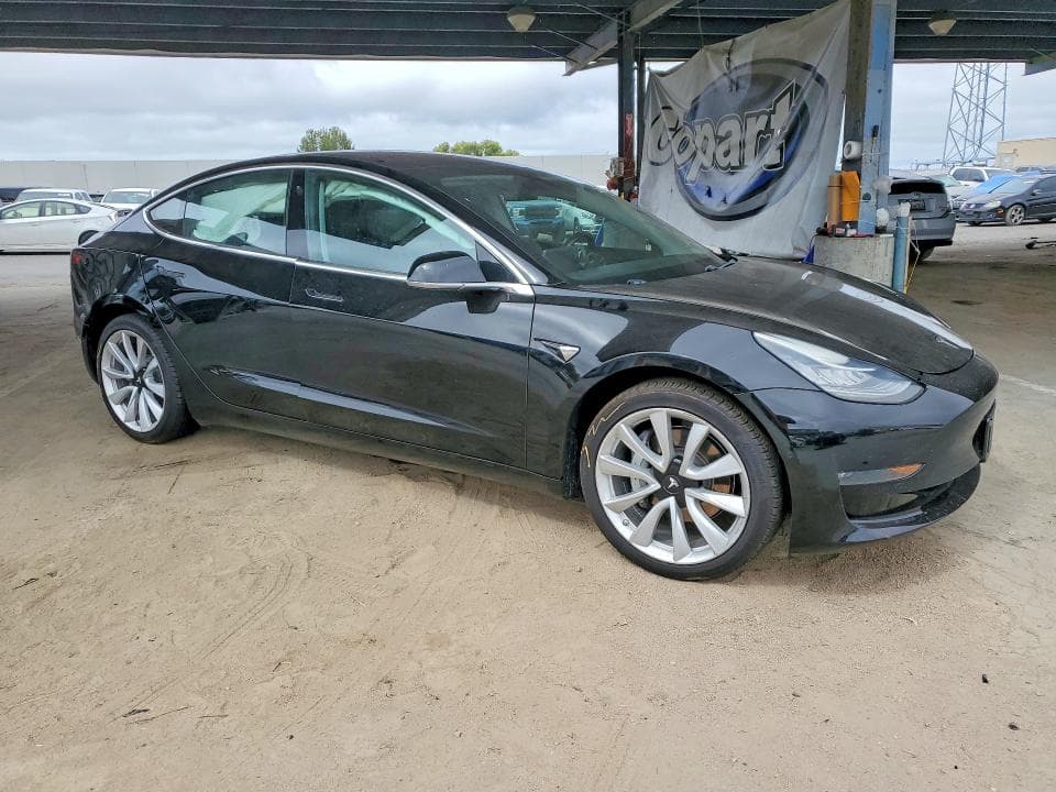 2018 TESLA MODEL 3 4