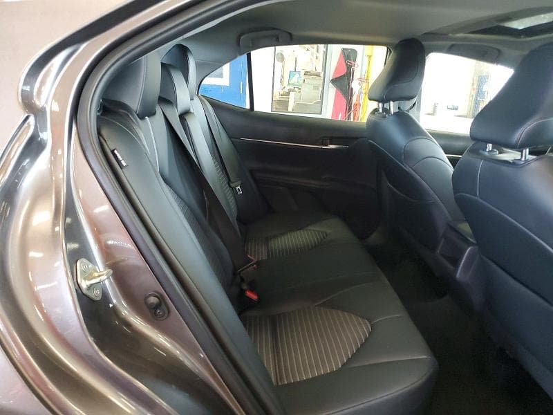 2020 TOYOTA CAMRY SE 10
