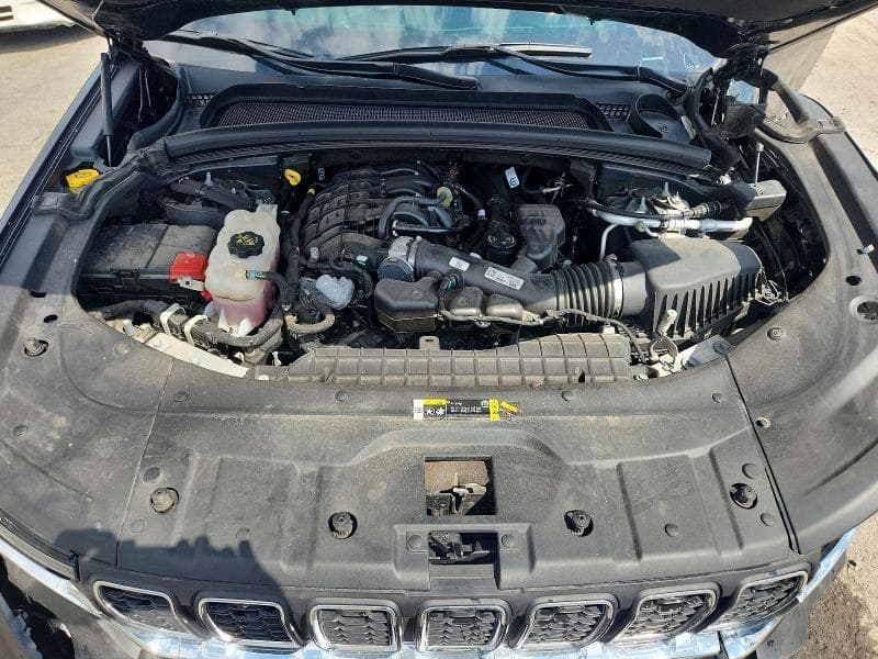 2024 JEEP GRAND CHEROKEE LAREDO 12