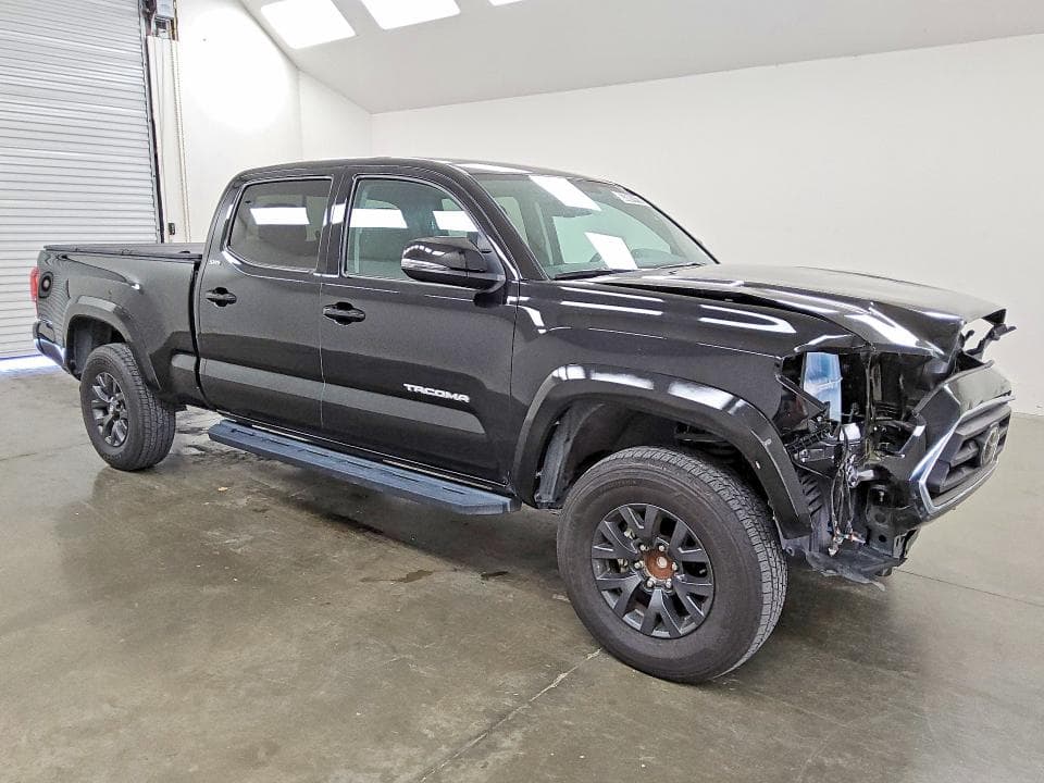 2023 TOYOTA TACOMA SR5 V6 4