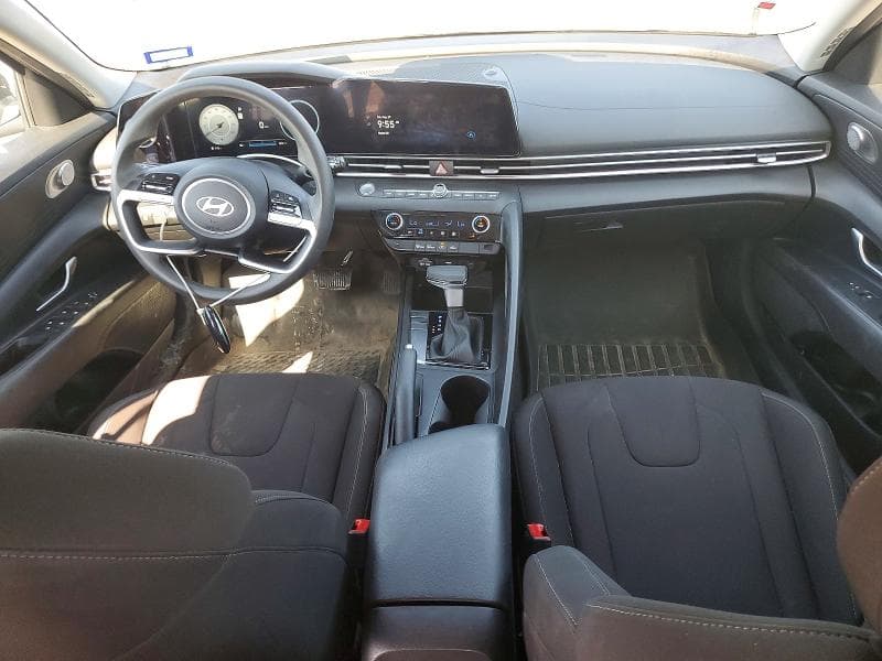2024 HYUNDAI ELANTRA SEL 8
