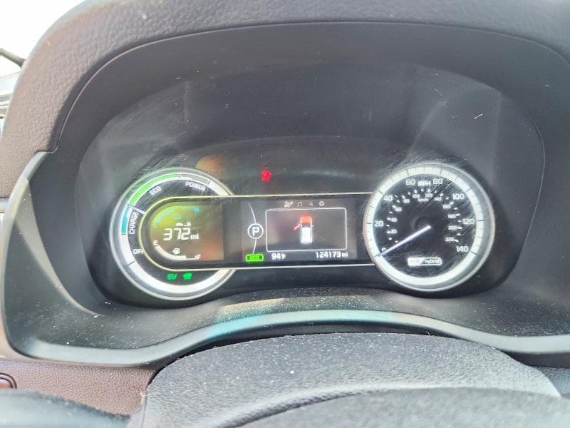 2018 KIA NIRO LX 9
