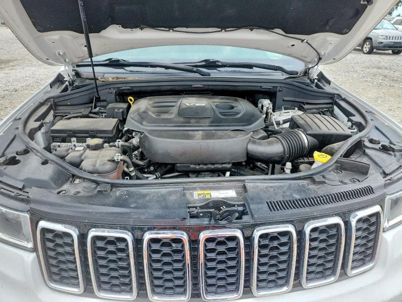 2018 JEEP GRAND CHEROKEE LAREDO 12